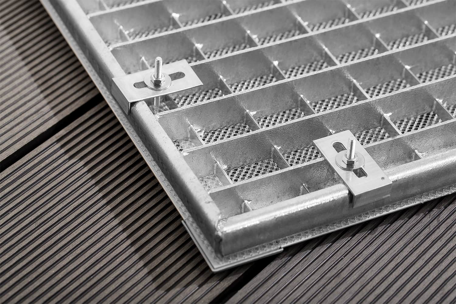 Lichtschachtabdeckung "PROFI", silber eloxierter Rahmen - EVA-Gewebe